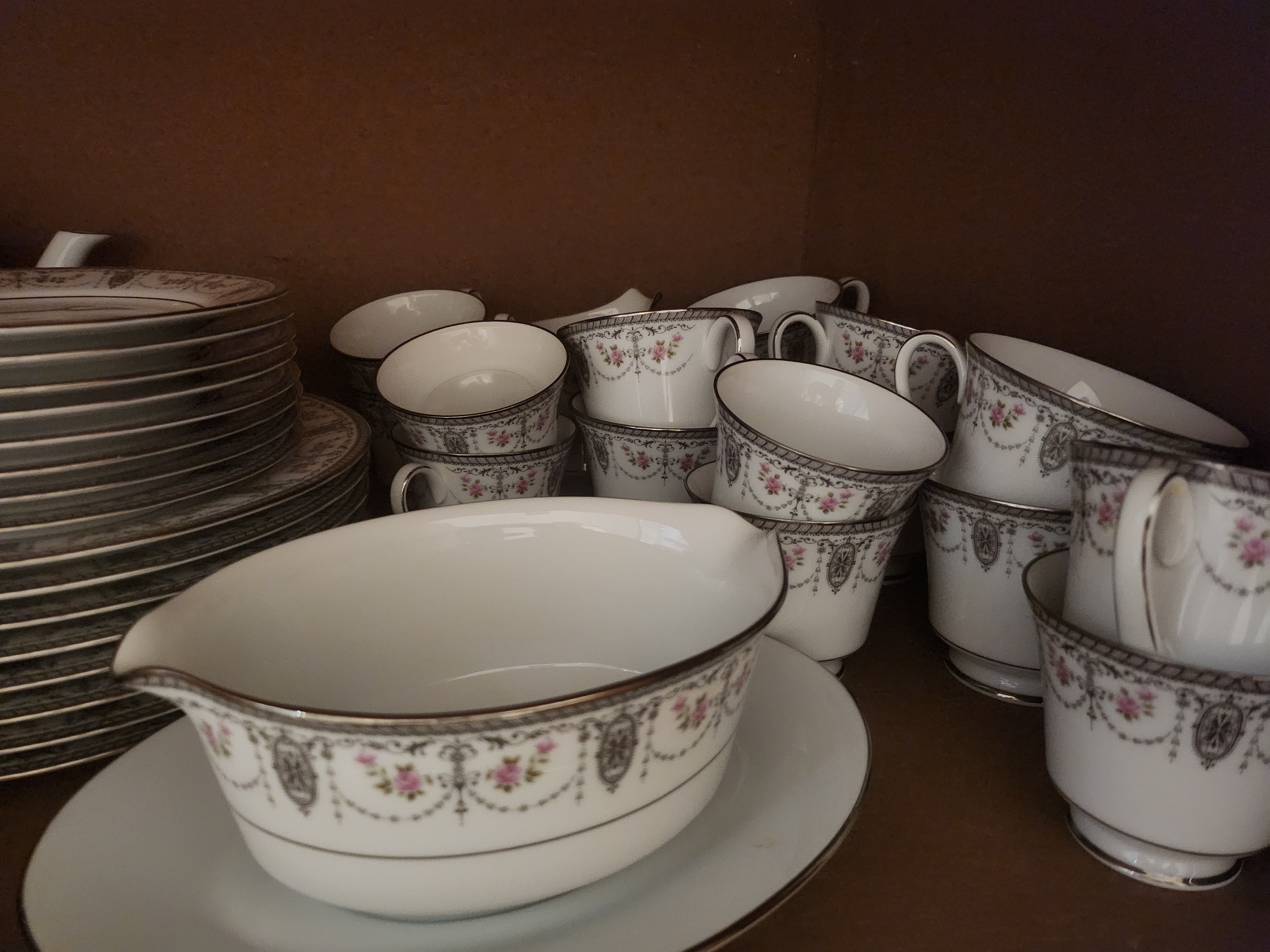 Value of hotsell noritake china set